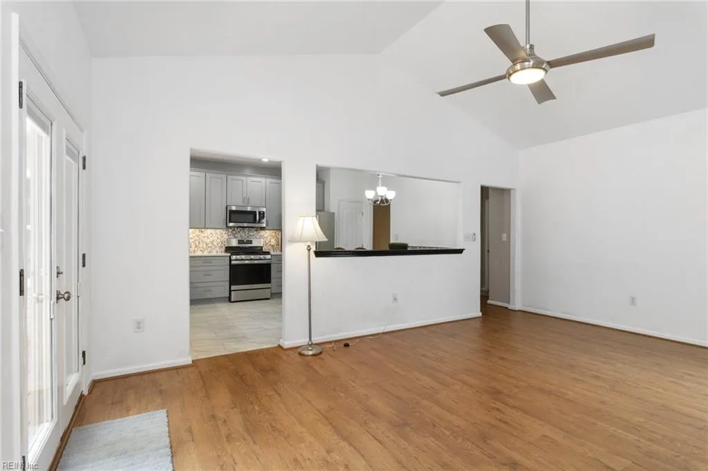 Chesapeake, Virginia 23321, United States, 4 Bedrooms Bedrooms, ,4 BathroomsBathrooms,Residential,Pending,140823