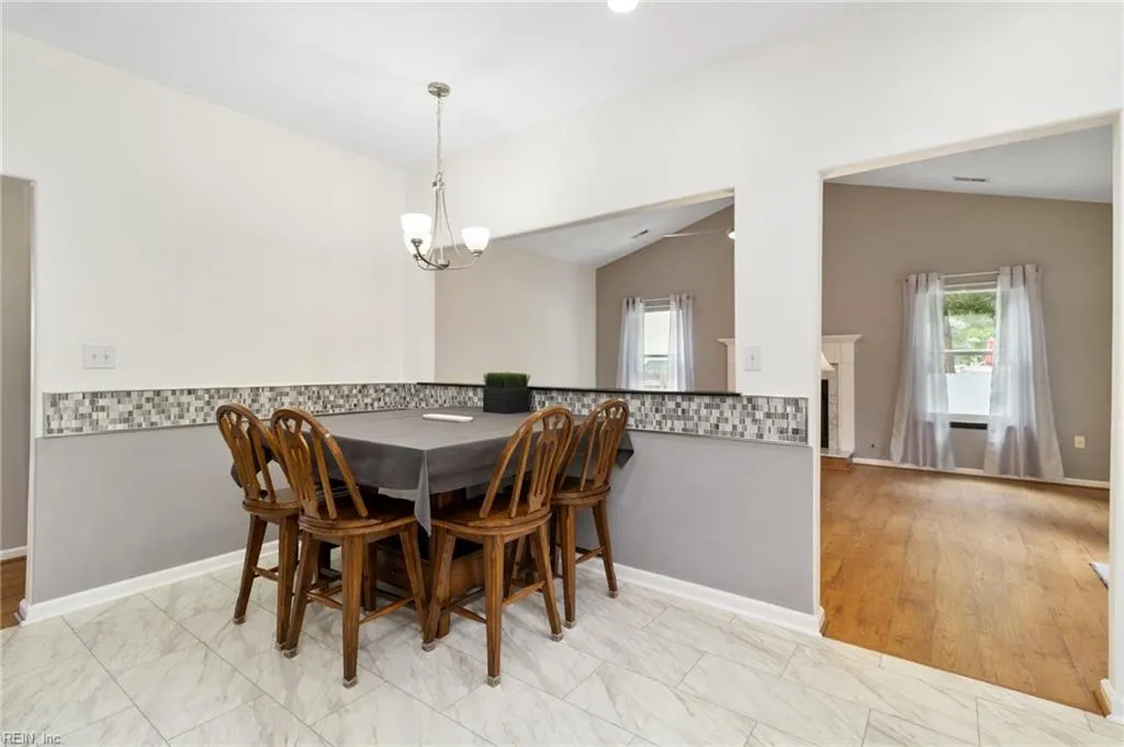 Chesapeake, Virginia 23321, United States, 4 Bedrooms Bedrooms, ,4 BathroomsBathrooms,Residential,Pending,140823