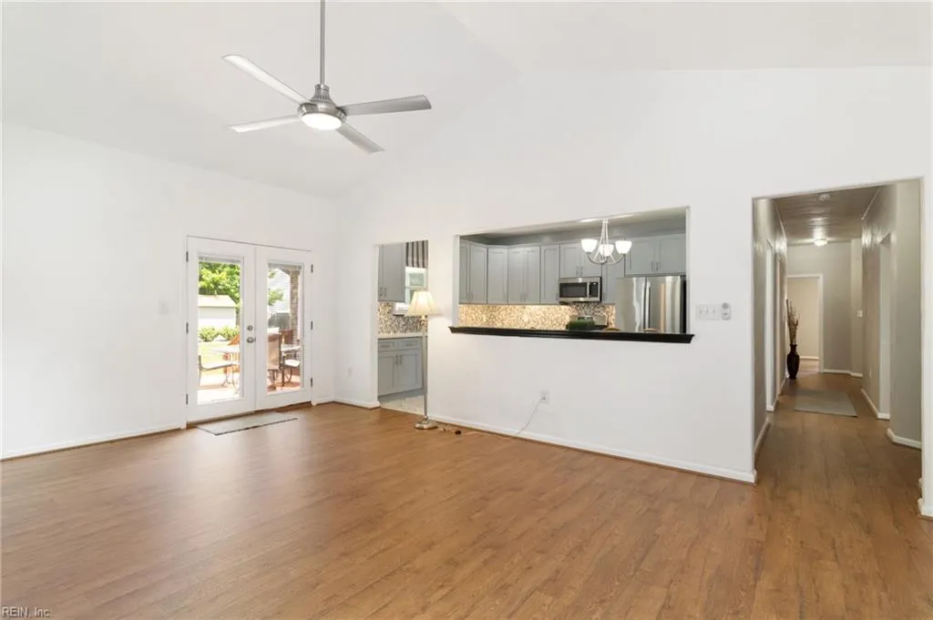 Chesapeake, Virginia 23321, United States, 4 Bedrooms Bedrooms, ,4 BathroomsBathrooms,Residential,Pending,140823