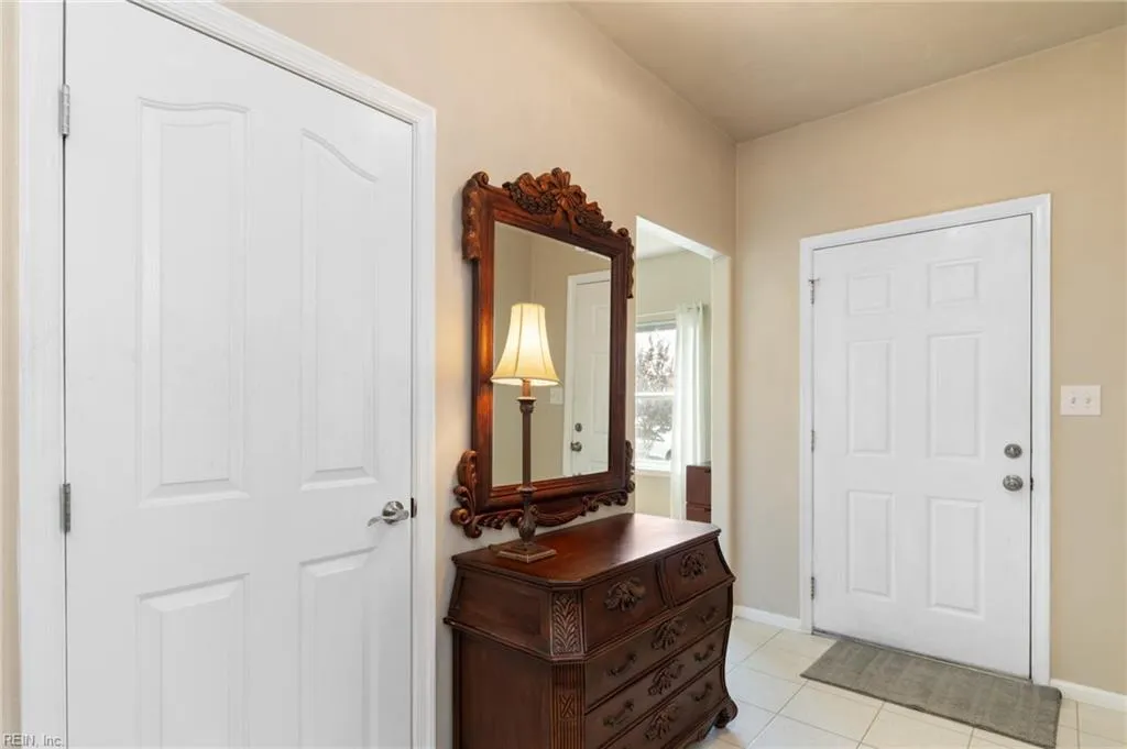 Chesapeake, Virginia 23321, United States, 4 Bedrooms Bedrooms, ,4 BathroomsBathrooms,Residential,Pending,140823