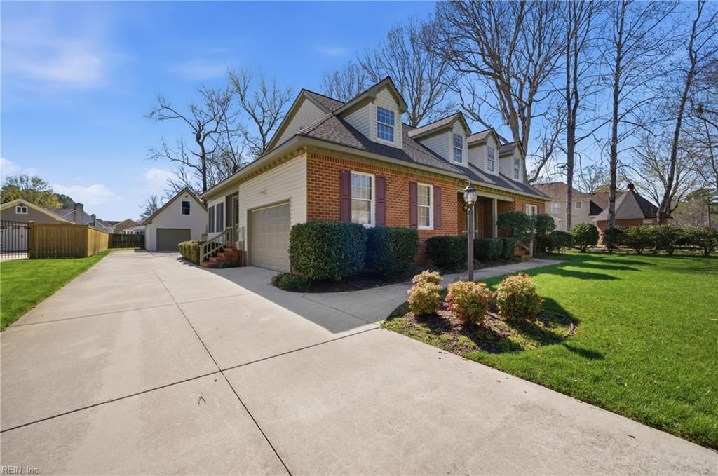 Photo of 613 Royal Grant Drive, Chesapeake, VA 23322 (MLS # 10626389)