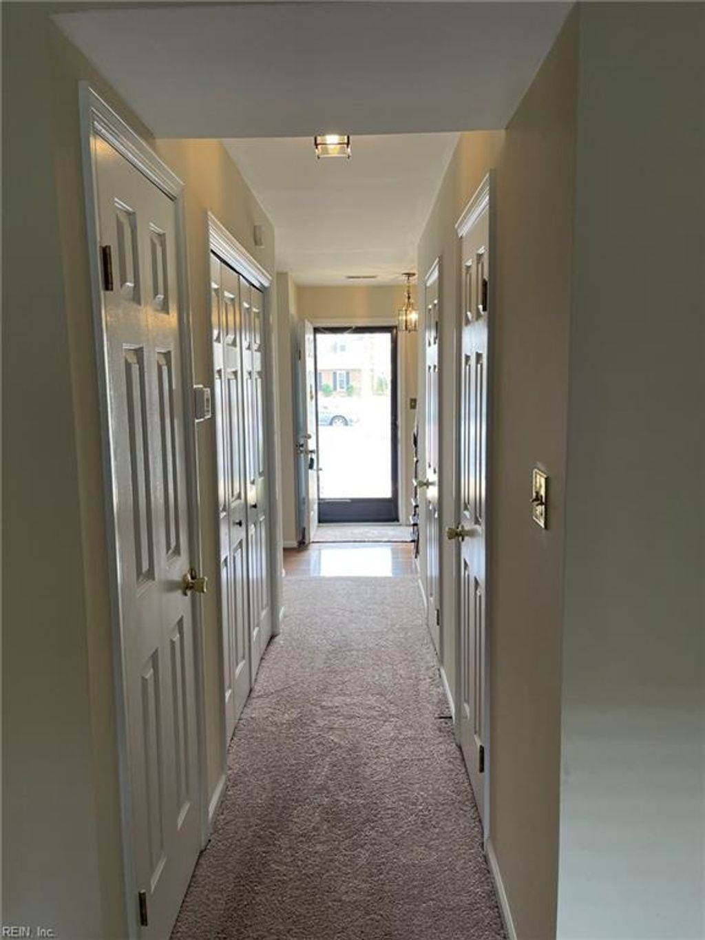 Photo of 154 Kenilworth Drive, Newport News, VA 23606 (MLS # 10633977)