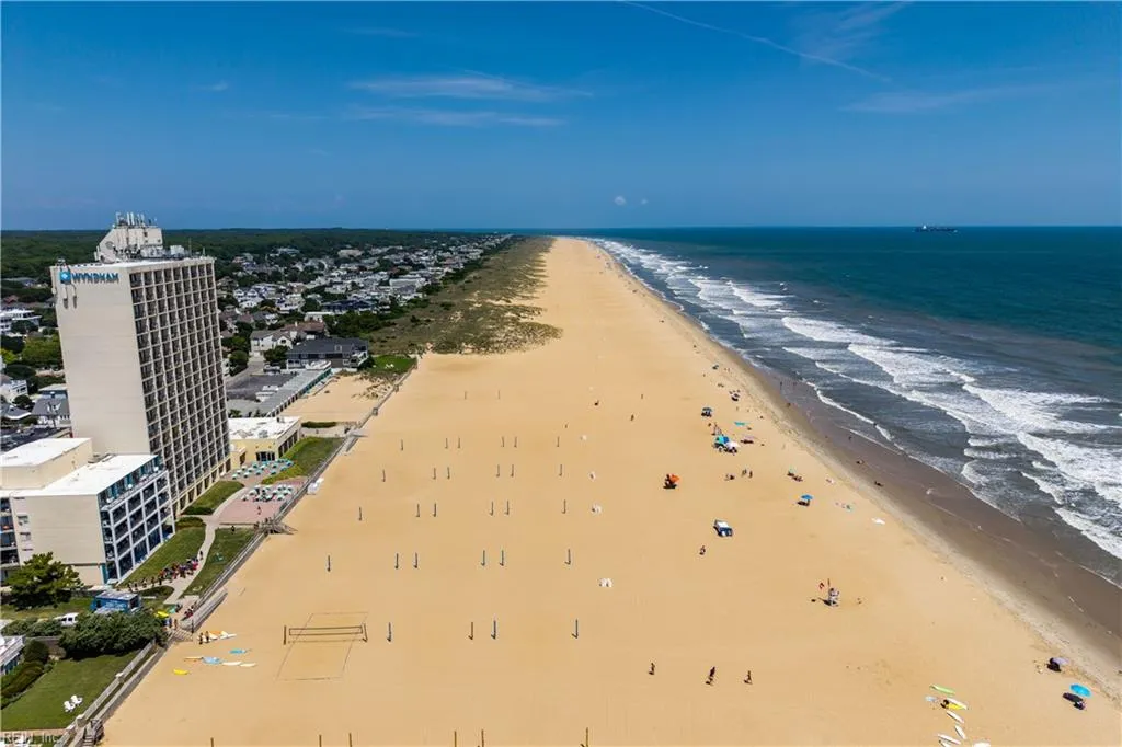 Virginia Beach, Virginia 23451, United States, 4 Bedrooms Bedrooms, ,4 BathroomsBathrooms,Residential,Active,178147