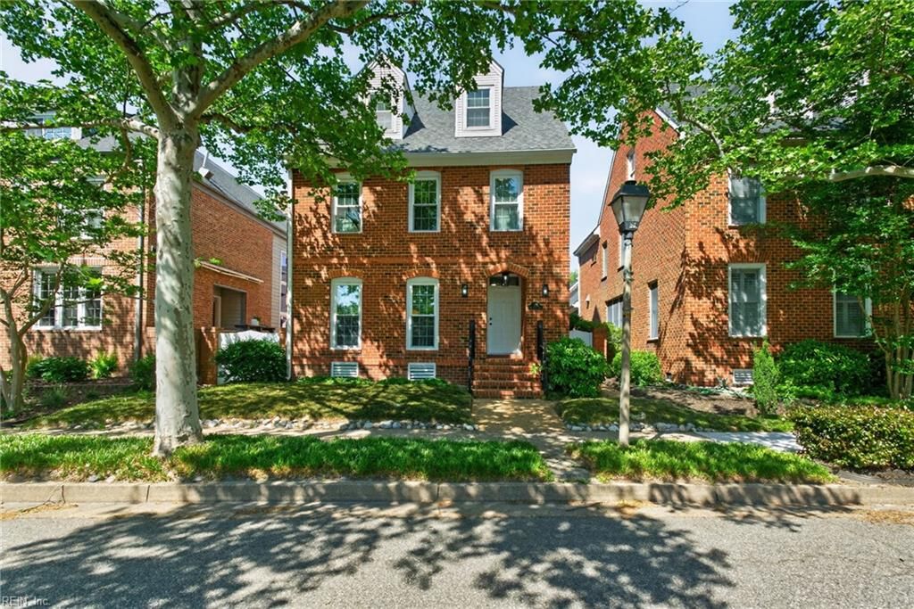 Photo of 322 W Olney Road, Norfolk, VA 23507 (MLS # 10633633)