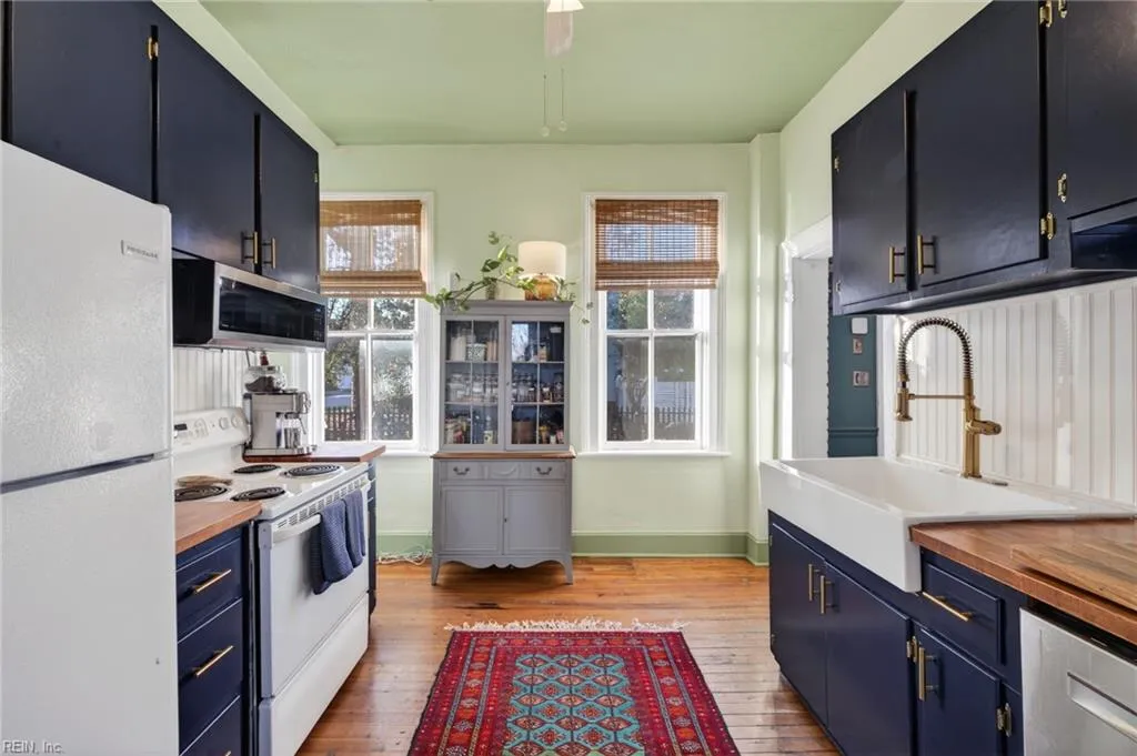 Norfolk, Virginia 23509, United States, 3 Bedrooms Bedrooms, ,2 BathroomsBathrooms,Residential,Active,256578