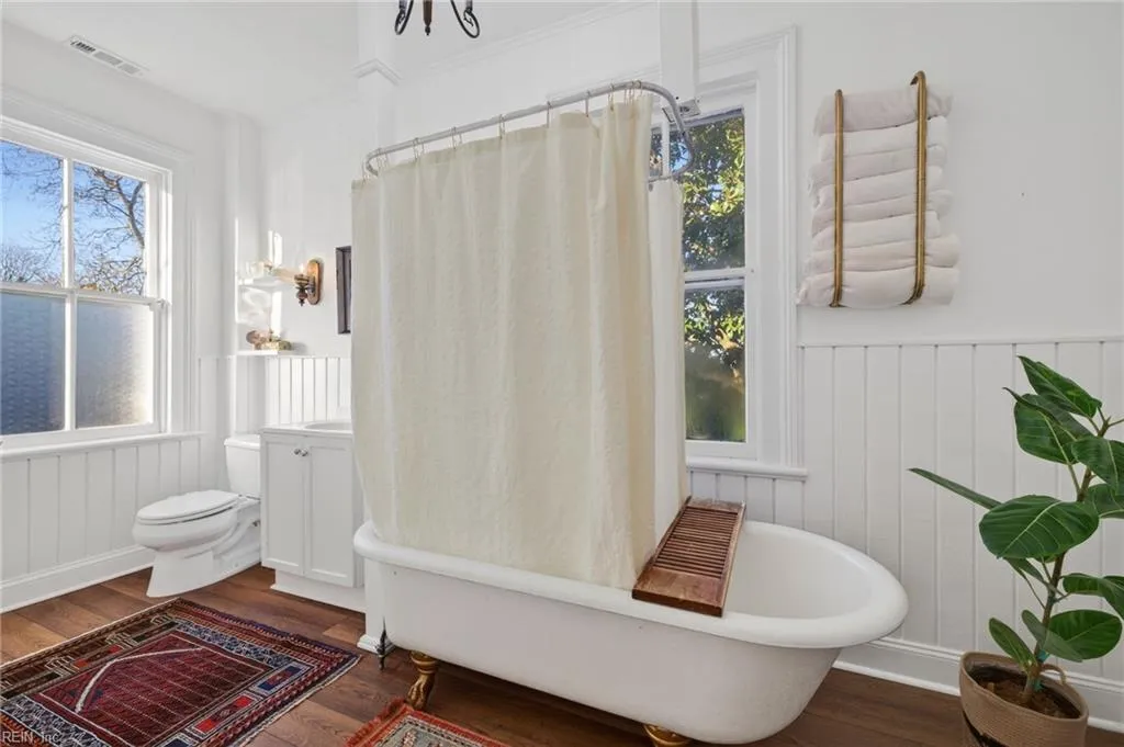 Norfolk, Virginia 23509, United States, 3 Bedrooms Bedrooms, ,2 BathroomsBathrooms,Residential,Active,256578