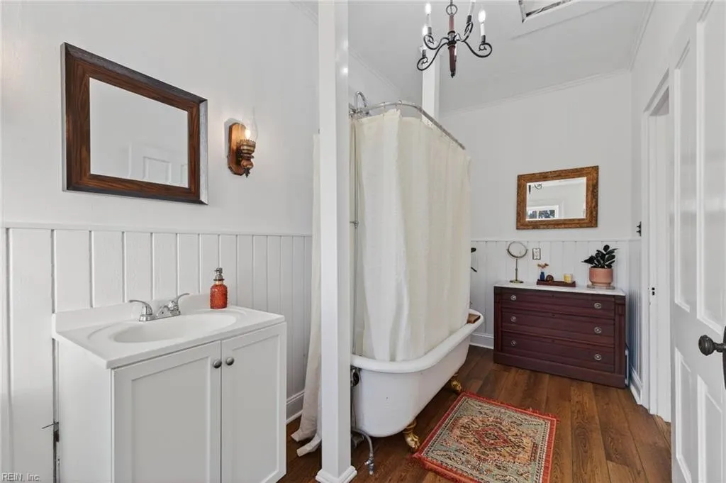 Norfolk, Virginia 23509, United States, 3 Bedrooms Bedrooms, ,2 BathroomsBathrooms,Residential,Active,256578