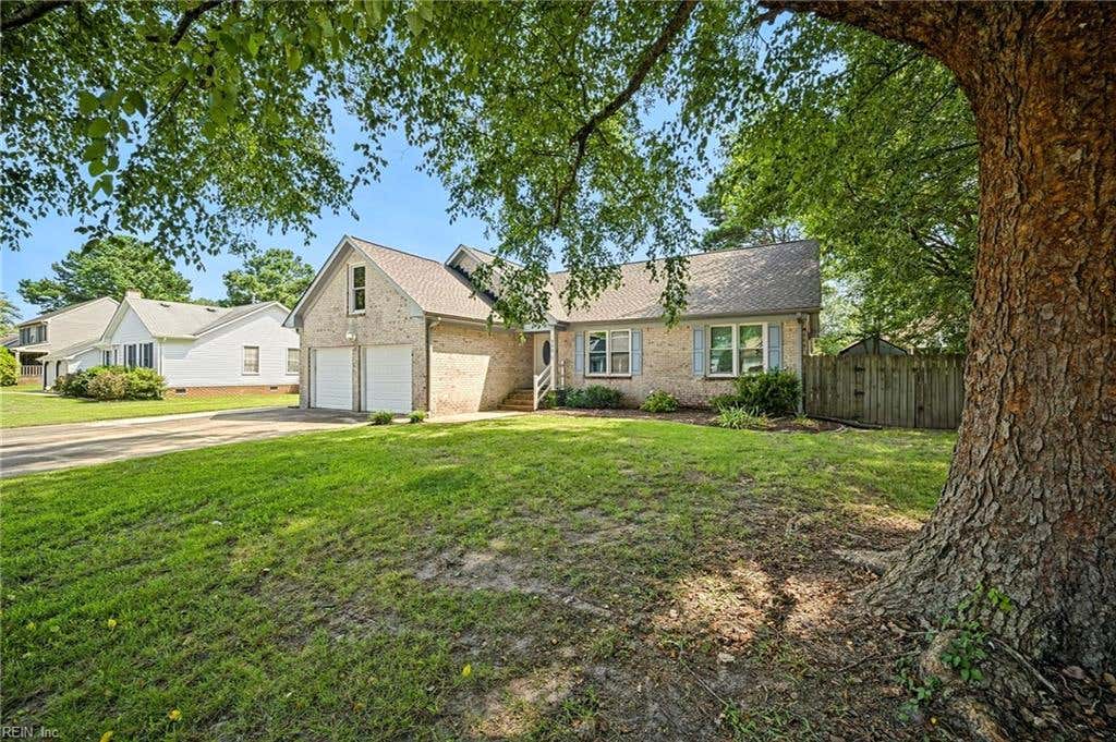 Photo of 525 Queenswood Terrace, Chesapeake, VA 23322 (MLS # 10648334)