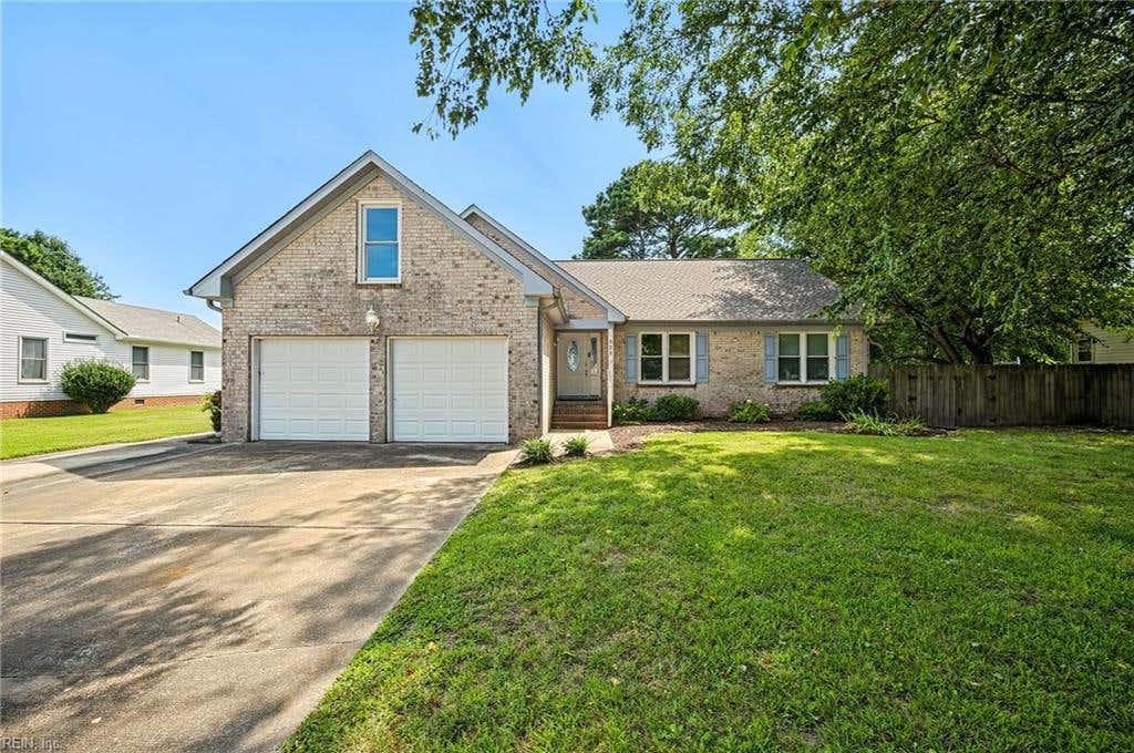Photo of 525 Queenswood Terrace, Chesapeake, VA 23322 (MLS # 10648334)