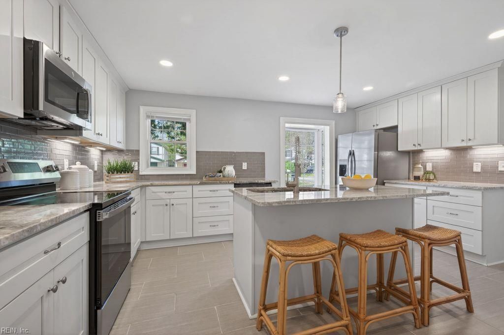 Photo of 12 Colonial Place, Newport News, VA 23601 (MLS # 10629409)