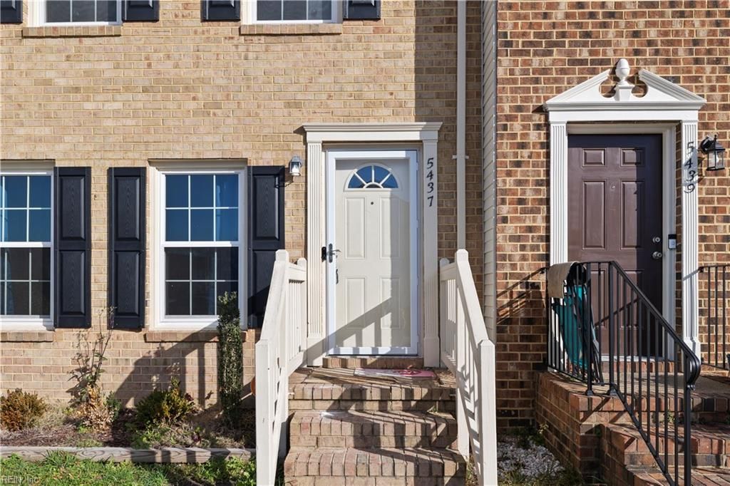 Photo of 5437 Scholarship Drive, Virginia Beach, VA 23462 (MLS # 10630186)