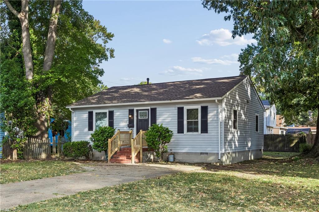 Photo of 2903 Victoria Boulevard, Hampton, VA 23661 (MLS # 10656426)