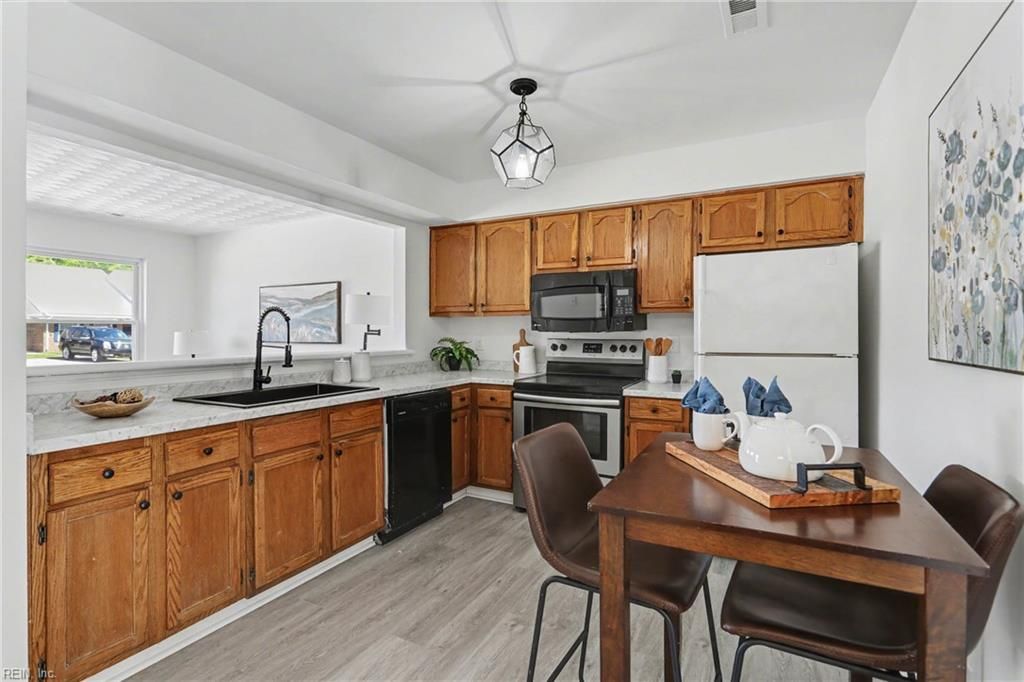 Photo of 556 Lanier Crescent, Portsmouth, VA 23707 (MLS # 10629151)