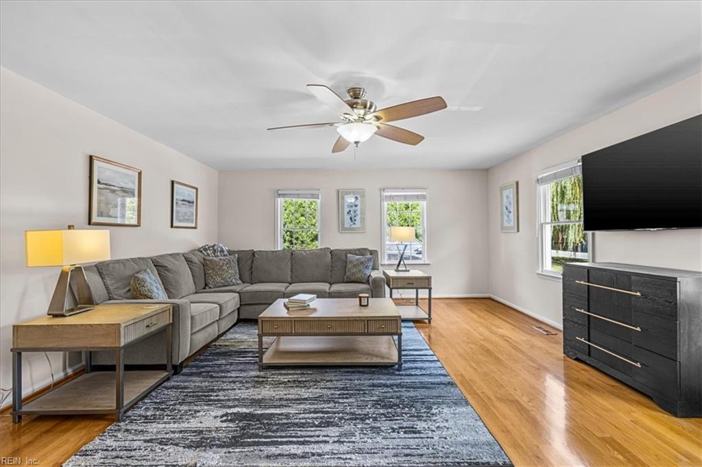 Photo of 653 Kings Highway, Suffolk, VA 23432 (MLS # 10651438)