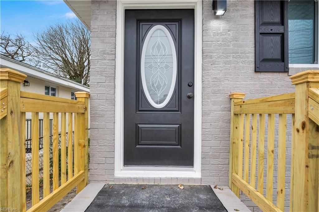 Photo of 202 W Kelly Avenue, Hampton, VA 23605 (MLS # 10612906)