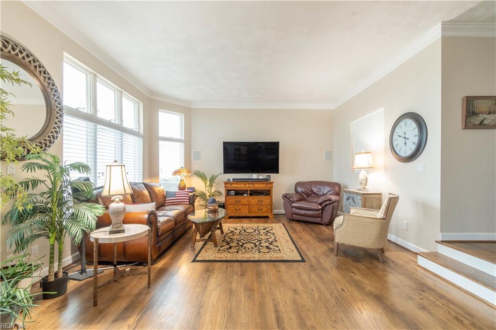36 Bay Front PL