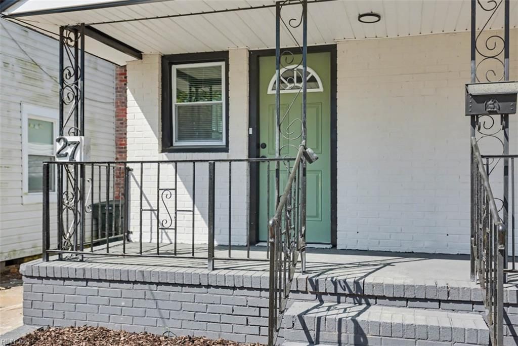 Photo of 27 Maplewood Street, Hampton, VA 23669 (MLS # 10627509)