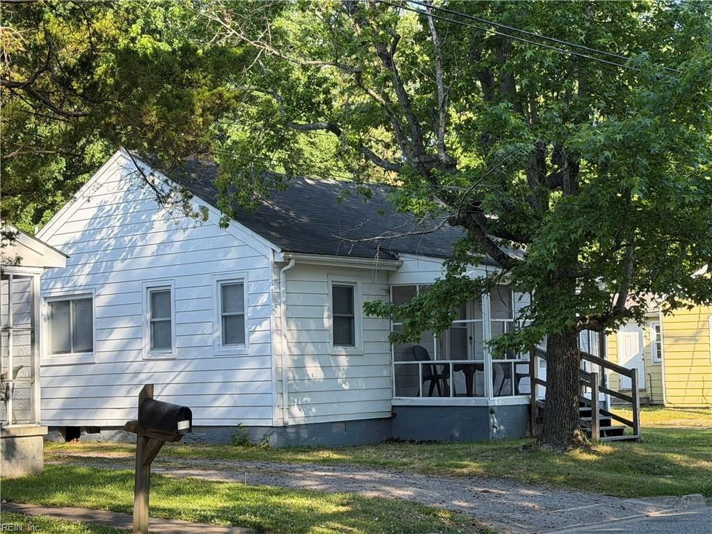 Photo of 310 S College Drive, Franklin, VA 23851 (MLS # 10635707)