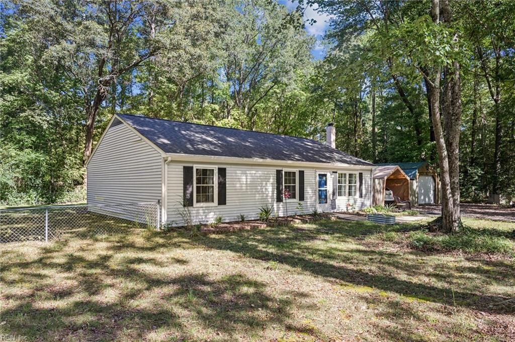 Photo of 7656 Walnut Road, Gloucester, VA 23061 (MLS # 10604853)