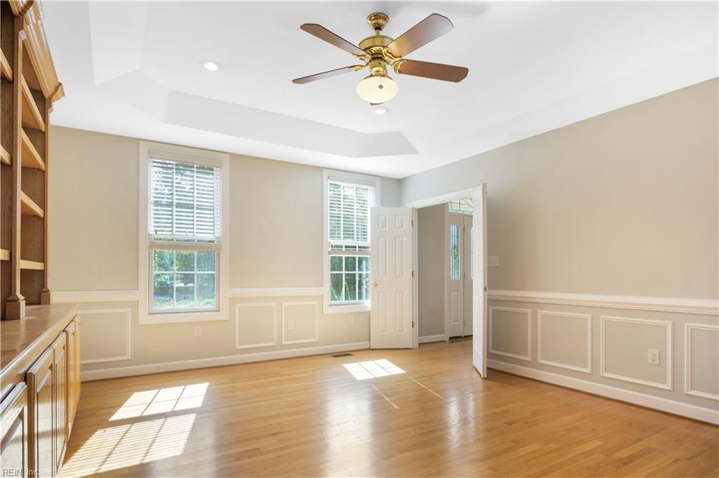 4427 Landfall DR