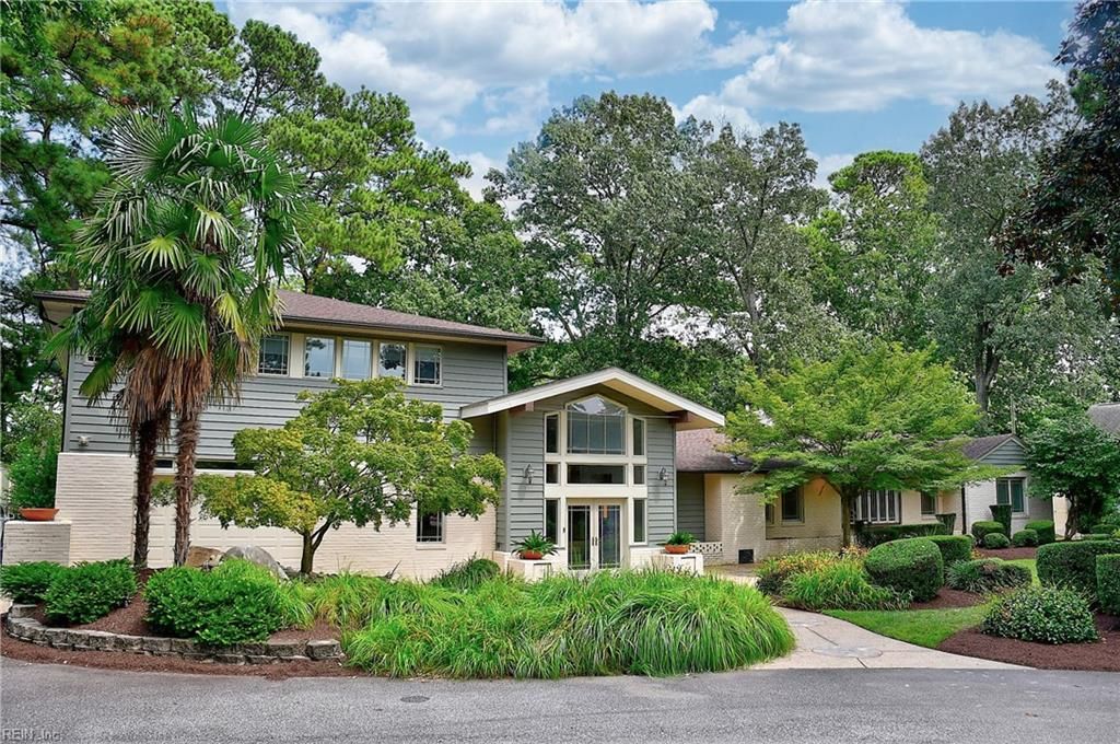 Photo of 920 Cardinal Road, Virginia Beach, VA 23451 (MLS # 10623056)