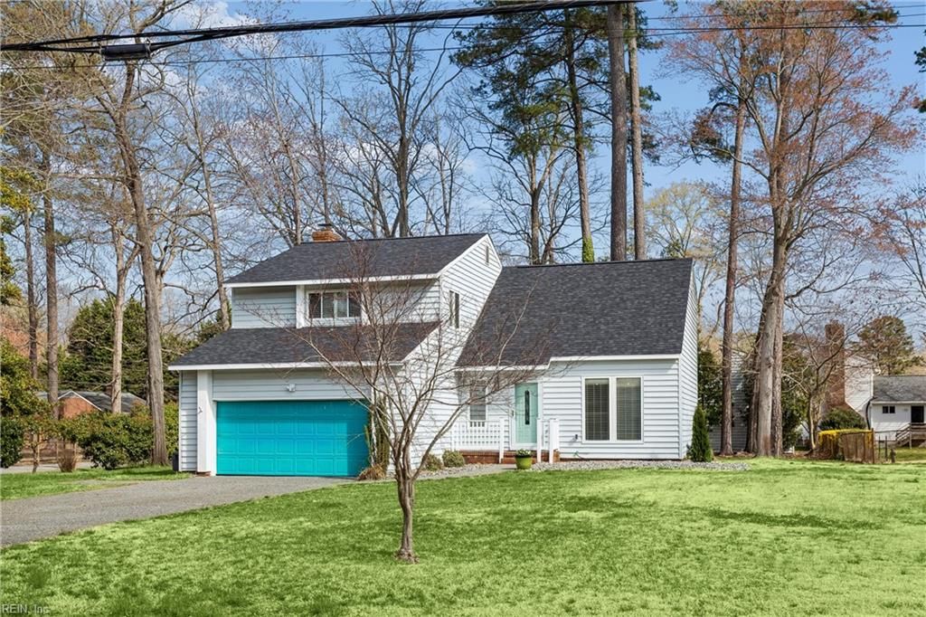 Photo of 514 York Warwick Drive, Yorktown, VA 23692 (MLS # 10626036)