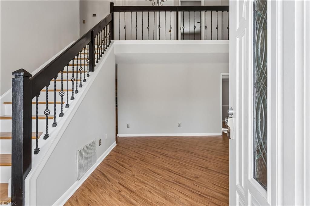 Photo of 514 York Warwick Drive, Yorktown, VA 23692 (MLS # 10626036)