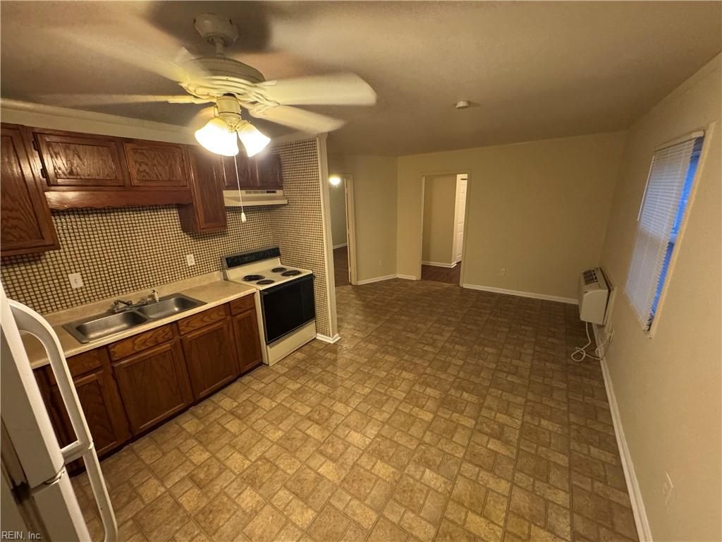 Photo of 1704 N King Street #D, Hampton, VA 23669 (MLS # 10617470)