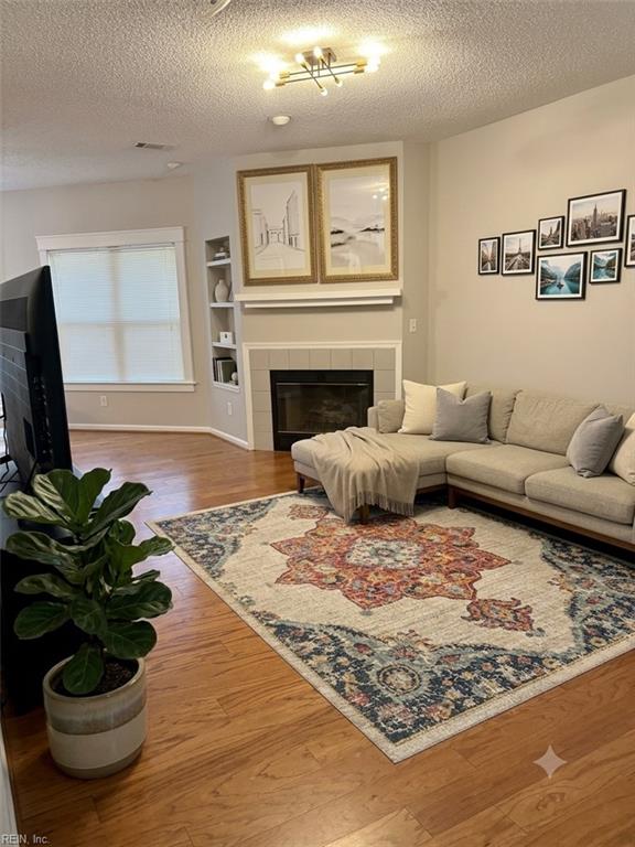 Photo of 910 Lake Forest Drive, Newport News, VA 23602 (MLS # 10640120)