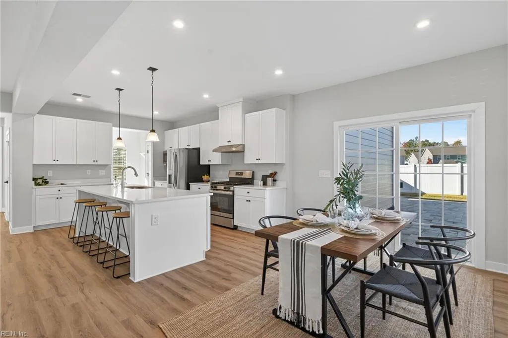 Chesapeake, Virginia 23323, United States, 4 Bedrooms Bedrooms, ,3 BathroomsBathrooms,Residential,Active,239942