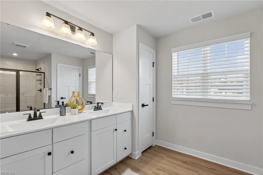 Chesapeake, Virginia 23323, United States, 4 Bedrooms Bedrooms, ,3 BathroomsBathrooms,Residential,Active,239942