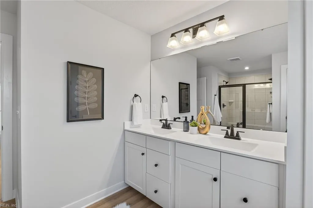 Chesapeake, Virginia 23323, United States, 4 Bedrooms Bedrooms, ,3 BathroomsBathrooms,Residential,Active,239942