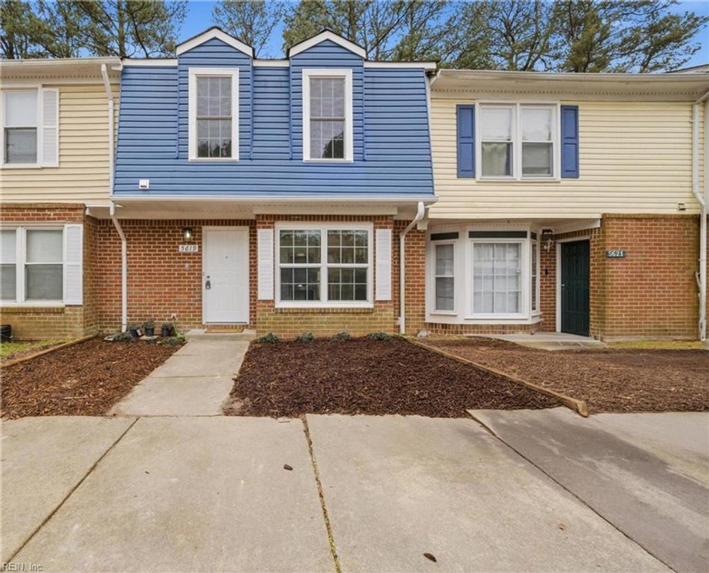 Photo of 5619 Trafalgar Arch, Portsmouth, VA 23701 (MLS # 10623025)