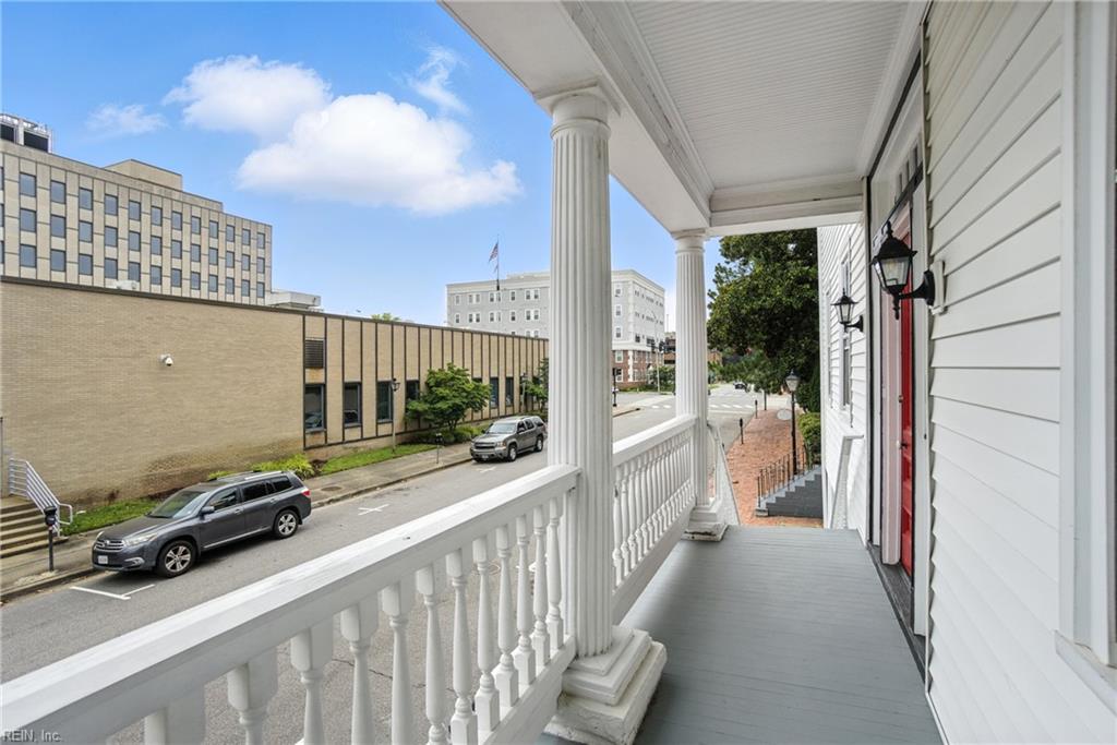106 London ST