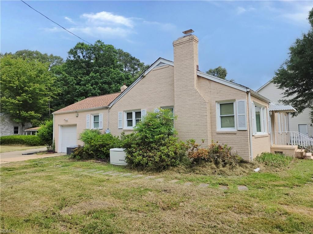Photo of 14 Gambol Street, Newport News, VA 23601 (MLS # 10644461)