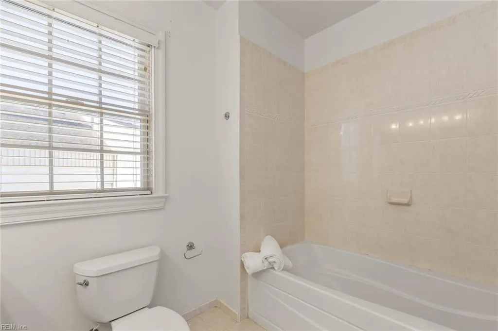 Virginia Beach, Virginia 23451, United States, 4 Bedrooms Bedrooms, ,4 BathroomsBathrooms,Residential,Pending,21315