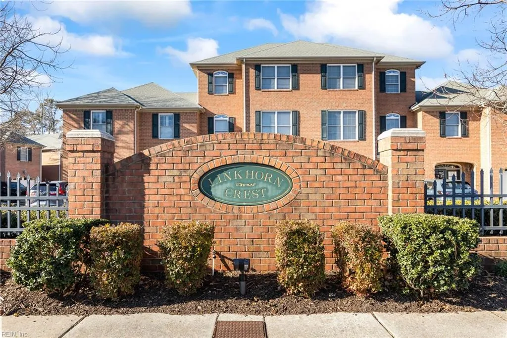 Virginia Beach, Virginia 23451, United States, 4 Bedrooms Bedrooms, ,4 BathroomsBathrooms,Residential,Pending,21315