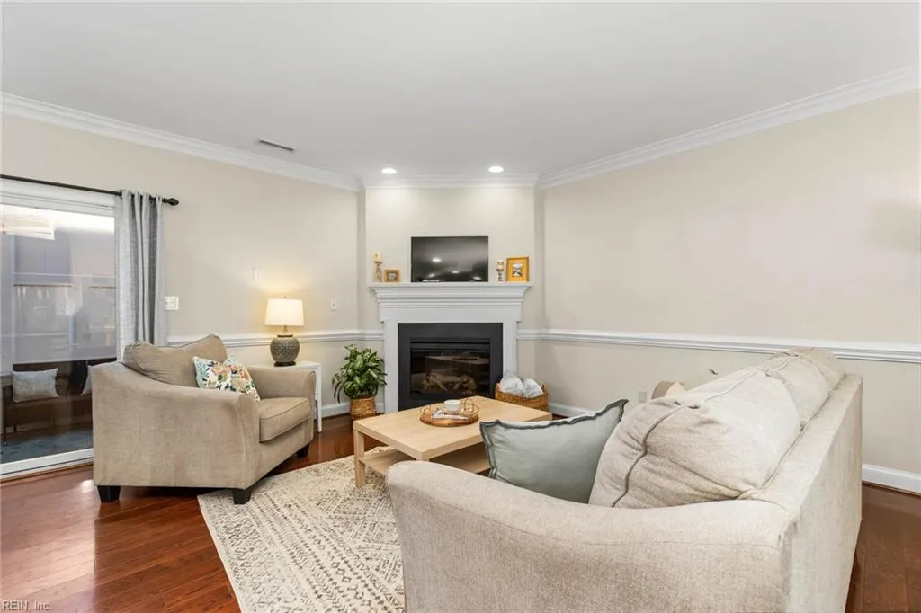 Virginia Beach, Virginia 23451, United States, 4 Bedrooms Bedrooms, ,4 BathroomsBathrooms,Residential,Pending,21315