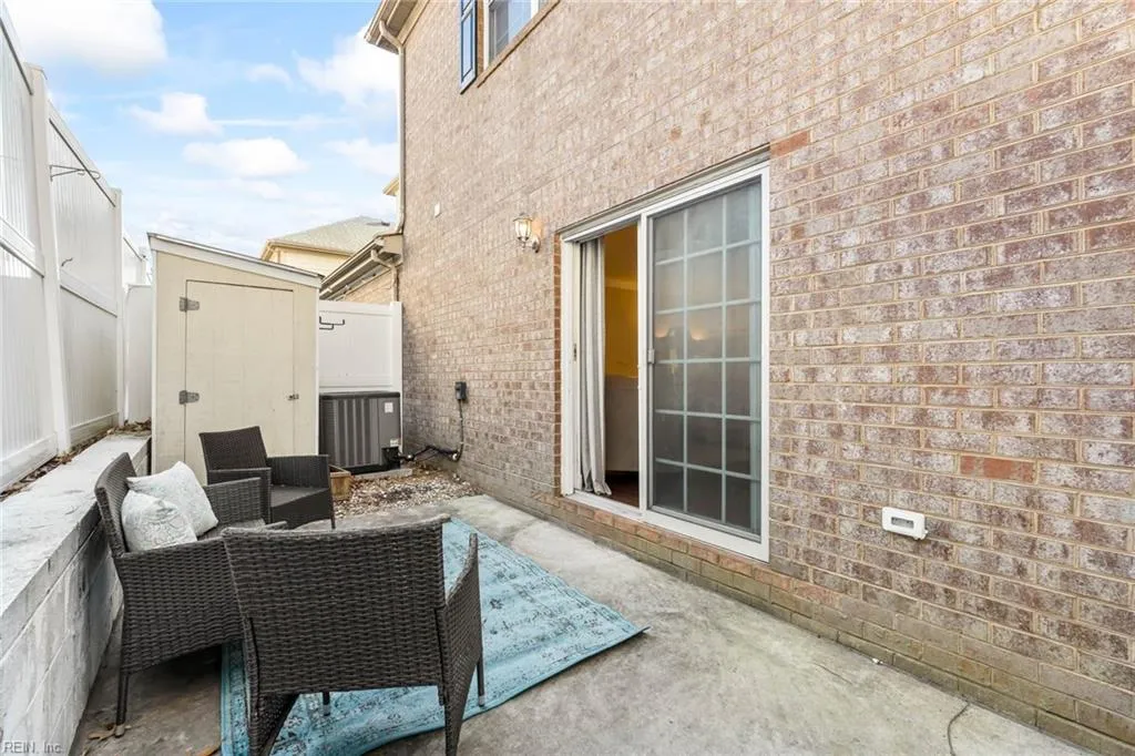 Virginia Beach, Virginia 23451, United States, 4 Bedrooms Bedrooms, ,4 BathroomsBathrooms,Residential,Pending,21315