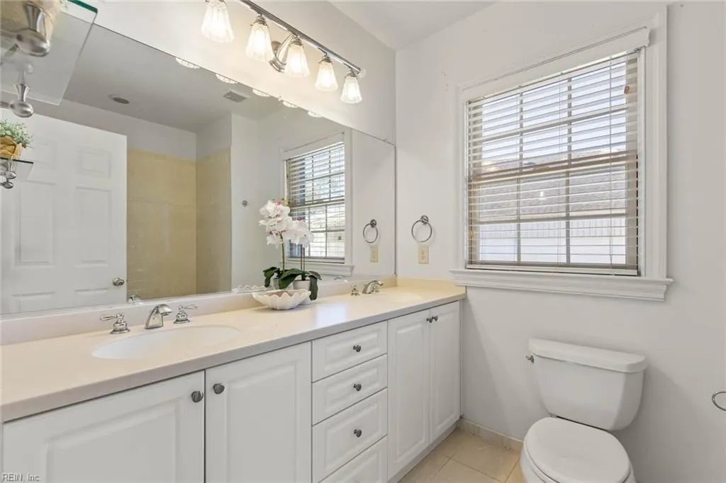 Virginia Beach, Virginia 23451, United States, 4 Bedrooms Bedrooms, ,4 BathroomsBathrooms,Residential,Pending,21315