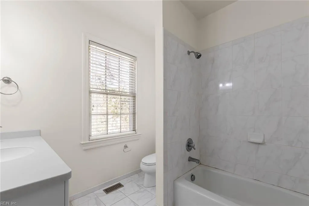 Virginia Beach, Virginia 23451, United States, 4 Bedrooms Bedrooms, ,4 BathroomsBathrooms,Residential,Pending,21315