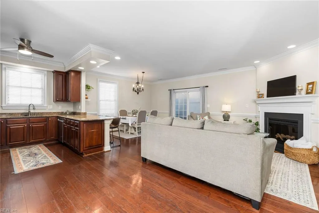 Virginia Beach, Virginia 23451, United States, 4 Bedrooms Bedrooms, ,4 BathroomsBathrooms,Residential,Pending,21315