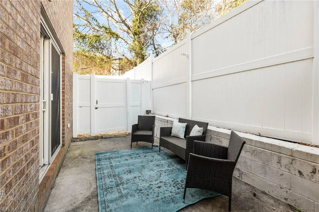 Virginia Beach, Virginia 23451, United States, 4 Bedrooms Bedrooms, ,4 BathroomsBathrooms,Residential,Pending,21315