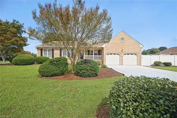 1300 OREGON XING, CHESAPEAKE, VA 23322 - Image 8a655b2f7224c8ff588951d38cb37b97/2130895327