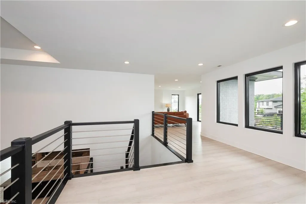 Virginia Beach, Virginia 23455, United States, 4 Bedrooms Bedrooms, ,5 BathroomsBathrooms,Residential,Active,123226