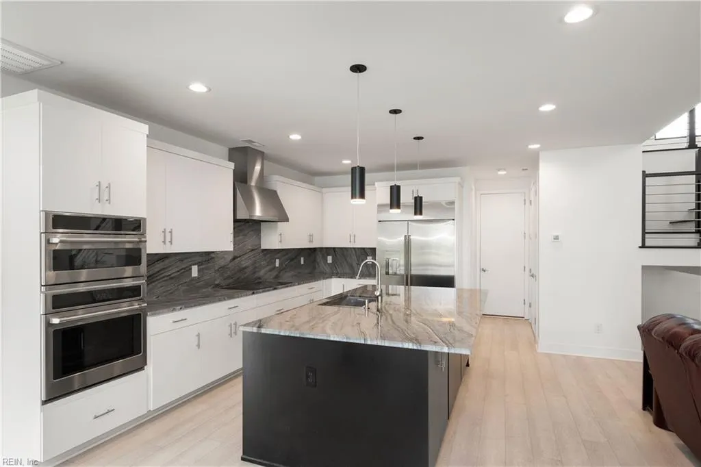 Virginia Beach, Virginia 23455, United States, 4 Bedrooms Bedrooms, ,5 BathroomsBathrooms,Residential,Active,123226