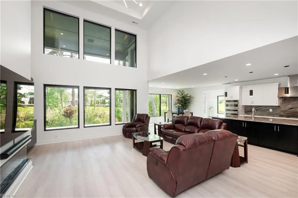 Virginia Beach, Virginia 23455, United States, 4 Bedrooms Bedrooms, ,5 BathroomsBathrooms,Residential,Active,123226