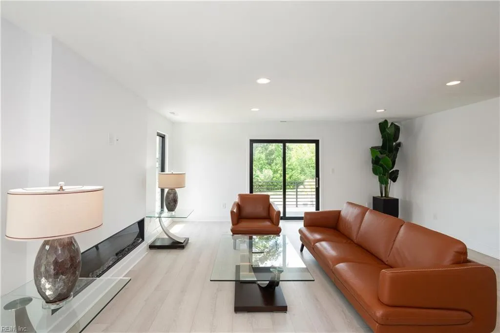 Virginia Beach, Virginia 23455, United States, 4 Bedrooms Bedrooms, ,5 BathroomsBathrooms,Residential,Active,123226