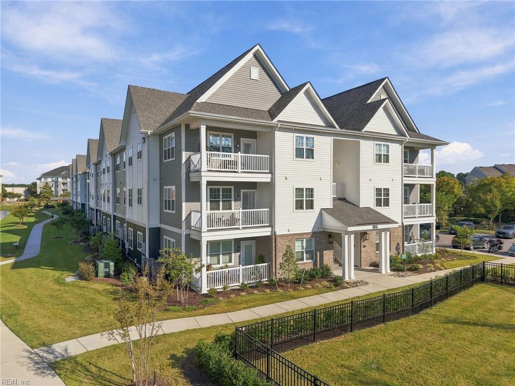 Photo of 1505 Waitsel Drive #306, Chesapeake, VA 23320 (MLS # 10658216)