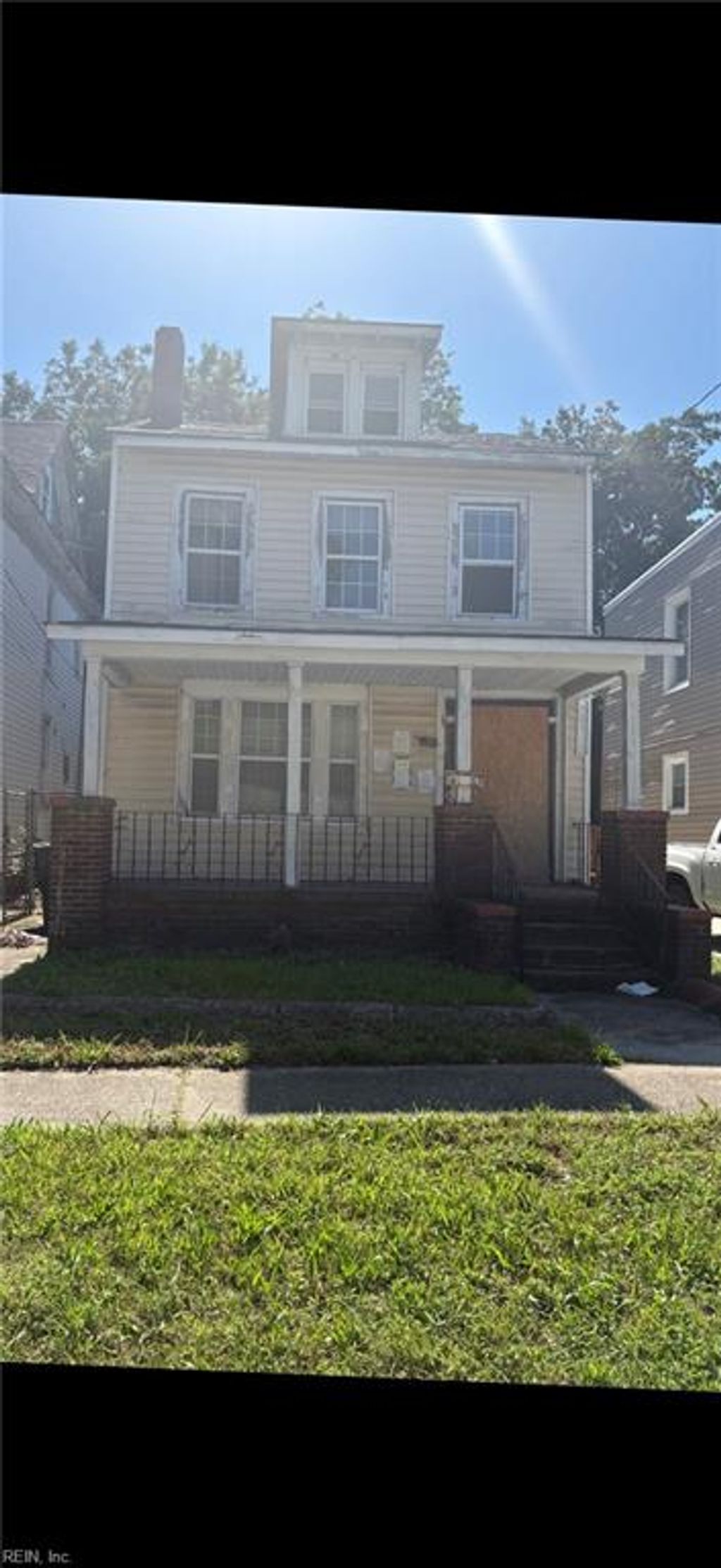 Photo of 823 Washington Avenue, Norfolk, VA 23504 (MLS # 10619545)
